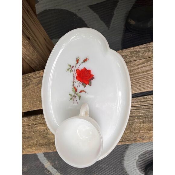 Vintage cup and plate white milk glass red rose - Picture 10 of 15